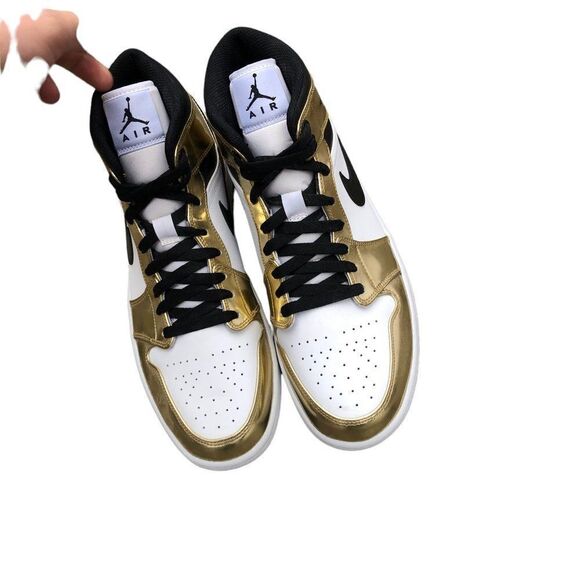 DEADSTOCK 2020 Nike Air Jordan 1 Mid SE 'Metallic Gold' Size 11 - Picture 13 of 16